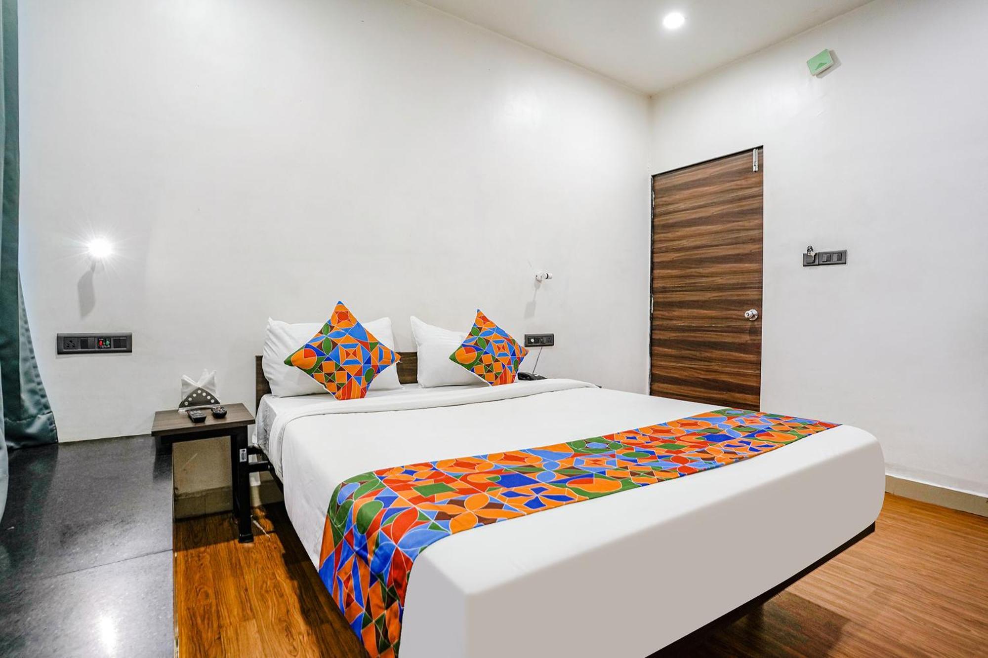 Fabhotel Lotus I 苏拉特 外观 照片
